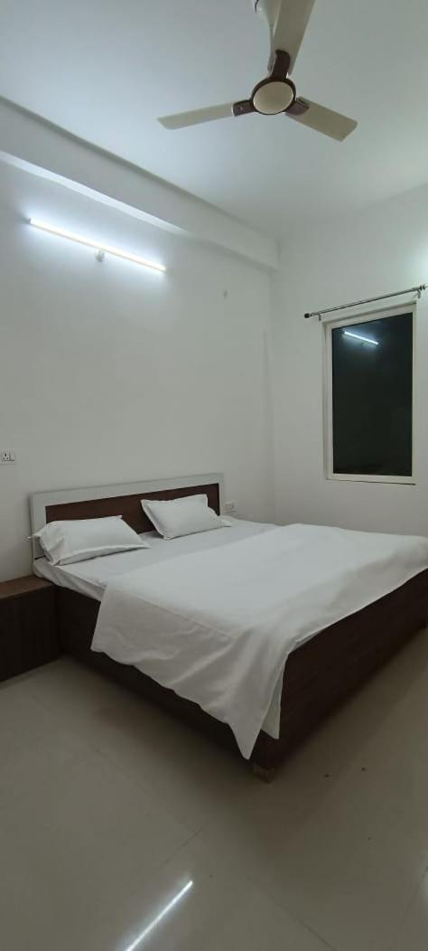Geeta Dham Hotel Vrindāvan Eksteriør billede